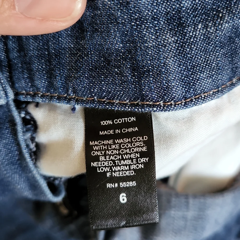 Express overall shorts - Picture 3 of 3